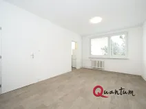 Pronájem bytu 1+kk, Praha - Troja, Sosnovecká, 28 m2