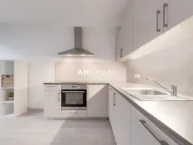 Pronájem bytu 1+kk, Praha - Karlín, Sokolovská, 38 m2