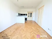 Pronájem bytu 2+kk, Praha - Nusle, náměstí Generála Kutlvašra, 55 m2
