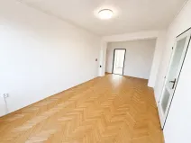 Prodej bytu 3+1, Průhonice, Školní, 60 m2