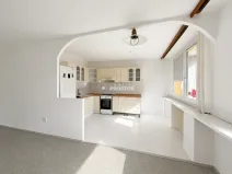 Prodej bytu 3+1, Praha - Prosek, Pískovcová, 77 m2