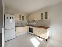 Prodej bytu 3+1, Praha - Prosek, Pískovcová, 77 m2