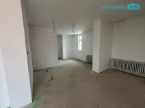 Pronájem obchodního prostoru, Mariánské Lázně, Příčná, 90 m2