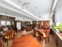Pronájem restaurace, Doksy, Komenského, 261 m2