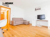 Prodej bytu 1+kk, Praha - Žižkov, Ke kapslovně, 38 m2