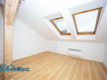 Pronájem bytu 2+kk, Hradec Králové, Ke Splavu, 70 m2