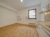 Pronájem bytu 1+kk, Jindřichův Hradec - Jindřichův Hradec I, nám. Míru, 16 m2