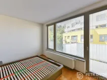 Pronájem bytu 1+kk, Praha - Žižkov, Jeseniova, 48 m2