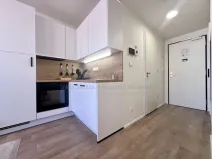 Pronájem bytu 2+kk, Praha - Smíchov, Plzeňská, 25 m2