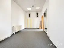Pronájem obchodního prostoru, Hradec Králové, Dukelská třída, 137 m2