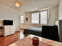 Pronájem bytu 1+kk, Pardubice - Polabiny, Valčíkova, 28 m2