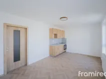 Pronájem bytu 1+kk, Veselí nad Moravou, náměstí Míru, 26 m2