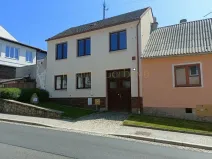 Prodej rodinného domu, Studená, nám. Sv. J. Nepomuckého, 180 m2
