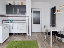 Pronájem bytu 1+kk, Praha, Pirinská, 30 m2