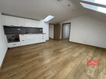 Pronájem bytu 2+kk, Humpolec, Dolní náměstí, 61 m2