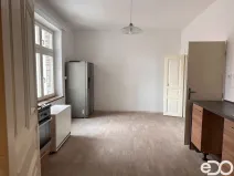 Pronájem bytu 2+1, Jindřichův Hradec, nám. Míru, 97 m2