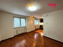 Pronájem bytu 1+1, Plzeň - Jižní Předměstí, Raisova, 30 m2