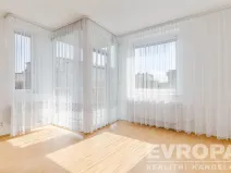 Prodej bytu 3+kk, Praha - Újezd, Pastevců, 70 m2