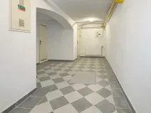 Pronájem skladu, Praha - Vinohrady, Italská, 108 m2