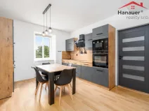 Prodej komerční nemovitosti, Hostomice, Školní náměstí, 487 m2