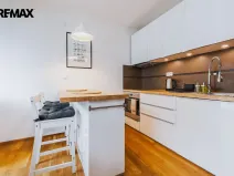 Pronájem bytu 1+kk, Praha - Hostivař, Strašnická, 35 m2