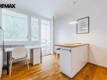 Pronájem bytu 1+kk, Praha - Hostivař, Strašnická, 35 m2