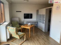 Pronájem bytu 1+kk, Praha - Kobylisy, Klapkova, 35 m2