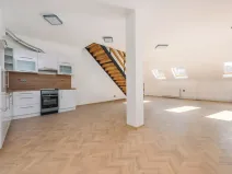 Prodej bytu 4+kk, Chrudim, Resselovo náměstí, 167 m2