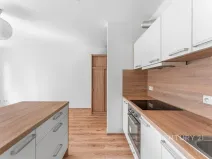 Prodej bytu 1+kk, Praha - Háje, Loosova, 34 m2