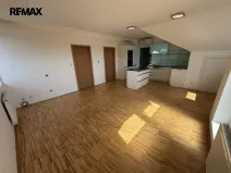 Prodej bytu 3+kk, Šestajovice, Revoluční, 74 m2