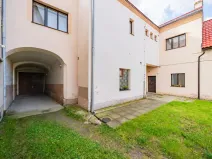 Prodej činžovního domu, Chlumec nad Cidlinou - Chlumec nad Cidlinou I, Klicperovo náměstí, 700 m2
