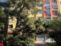Prodej bytu 3+1, Praha - Kobylisy, Famfulíkova, 70 m2