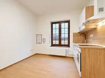 Pronájem bytu 1+kk, Jindřichův Hradec - Jindřichův Hradec I, nám. Míru, 20 m2