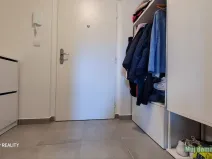 Pronájem bytu 1+kk, Praha - Modřany, Komořanská, 36 m2