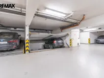 Pronájem garážového stání, Praha - Libeň, Kašparovo náměstí, 12 m2