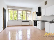 Pronájem bytu 3+1, Hradec Králové, Nerudova, 95 m2