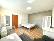 Pronájem bytu 1+1, Praha - Smíchov, Radlická, 35 m2