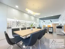 Prodej obchodního prostoru, Jesenice, V Roháči I., 109 m2