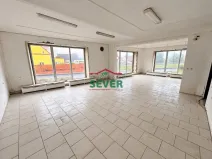 Pronájem obchodního prostoru, Lom, nám. Republiky, 330 m2