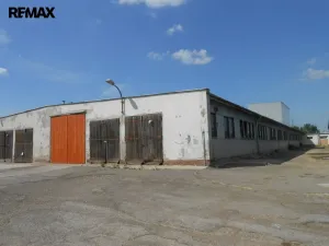 Pronájem výrobních prostor, Měnín, 1030 m2
