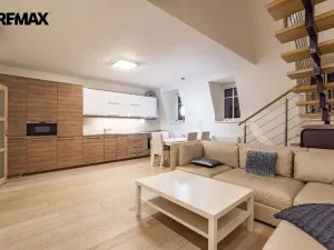 Prodej činžovního domu, Karlovy Vary, Bulharská, 635 m2