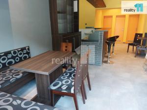 Prodej komerční nemovitosti, Karlovy Vary, Chebská, 34 m2