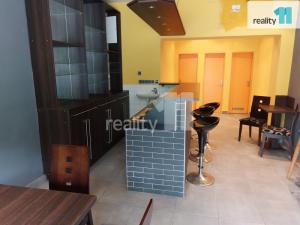 Prodej komerční nemovitosti, Karlovy Vary, Chebská, 34 m2