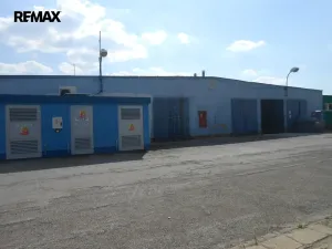 Pronájem výrobních prostor, Měnín, 2100 m2