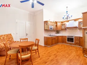 Prodej bytu 3+1, Karlovy Vary, Mariánskolázeňská, 119 m2