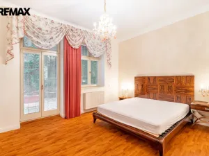 Prodej bytu 3+1, Karlovy Vary, Mariánskolázeňská, 119 m2