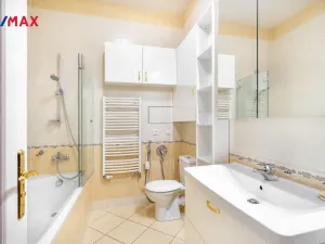 Prodej bytu 2+kk, Karlovy Vary, Mariánskolázeňská, 63 m2