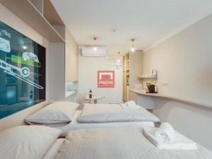 Pronájem bytu 1+kk, Nezvalova, 21 m2