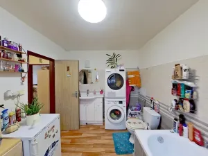 Prodej kanceláře, Karlovy Vary, Okružní, 556 m2