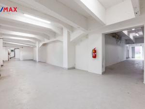 Prodej kanceláře, Chodov, Poděbradova, 1000 m2
